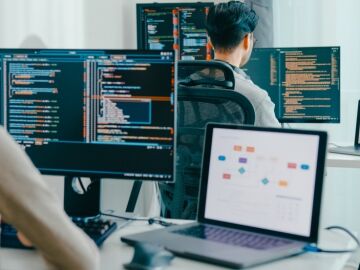 Internet muerta: la paradoja de la influencia sintética en la red