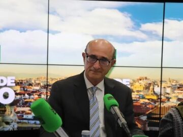 Salvador Viada, con Carlos Alsina en ‘Más de uno’: “Hablar de golpismo judicial es una auténtica vergüenza” Salvador Viada, con Carlos Alsina en ‘Más de uno’: “Hablar de golpismo judicial es una auténtica vergüenza”