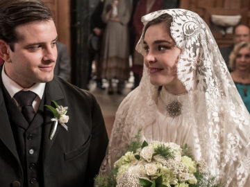 atresplayer estrena este domingo el sexto cap&iacute;tulo de &lsquo;Las hijas de la criada&rsquo; en el que Jaime y Clara anuncian su boda y Catalina exige a su padre que cuente la verdad