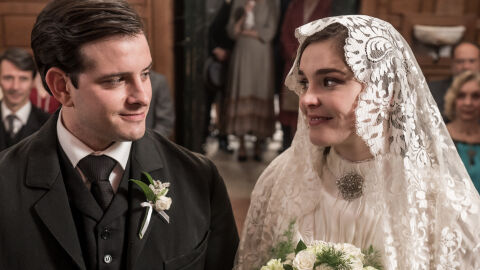 atresplayer estrena este domingo el sexto cap&iacute;tulo de &lsquo;Las hijas de la criada&rsquo; en el que Jaime y Clara anuncian su boda y Catalina exige a su padre que cuente la verdad