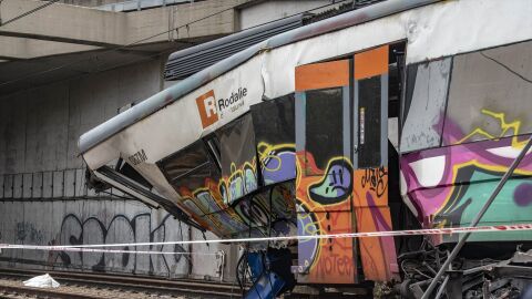 Imagen del tren de Rodalies accidentado en Gelida Imagen del tren de Rodalies accidentado en Gelida