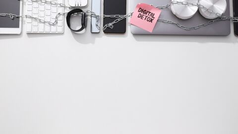 ¿Y si el futuro no era digital? La generación que ha decidido apagar el scroll ¿Y si el futuro no era digital? La generación que ha decidido apagar el scroll