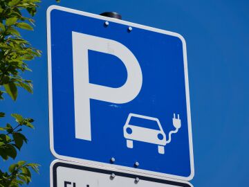El nuevo Plan Auto+ del Gobierno ofrece hasta 4.500 euros en ayudas para la compra de veh&iacute;culos el&eacute;ctricos e h&iacute;bridos enchufables