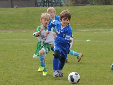 Hacer deporte en equipo o en solitario; lo que el pasatiempos de tu hijo condiciona su desarrollo como persona