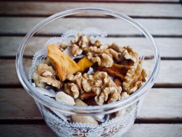 Por qu&eacute; la vitamina B7 es mucho m&aacute;s que un aliado para tu pelo; descubre c&oacute;mo influye en la energ&iacute;a y regeneraci&oacute;n de tus c&eacute;lulas