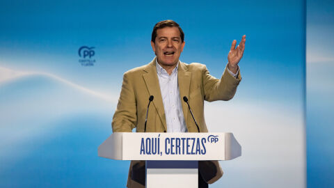 Feijóo y Mañueco participan en un acto de campaña electoral en Ávila El presidente de la Junta y candidato a la reelección, Alfonso Fernández Mañueco, durante un acto de campaña, a 28 de febrero de 2026, en Ávila, Castilla León (España). Las elecciones a las Cortes de Castilla y León de 2026, convocadas por el presidente de la Junta de Castilla y León, Alfonso Fernández Mañueco (PP), dentro de los plazos previstos por el Estatuto de Autonomía, se celebrarán el 15 de marzo de 2026 para elegir a los 82 procuradores que compondrán el parlamento autonómico. 28 FE...