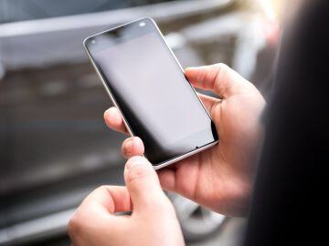 El acoso en redes como arma de control; el informe que alerta sobre el impacto de la violencia digital en ocho de cada diez mujeres menores de edad