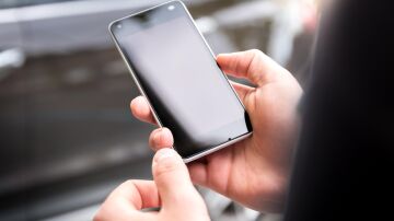 El acoso en redes como arma de control; el informe que alerta sobre el impacto de la violencia digital en ocho de cada diez mujeres menores de edad