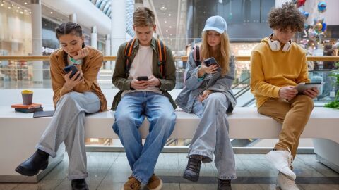 &iquest;Puede la IA prevenir la adicci&oacute;n a internet en adolescentes?