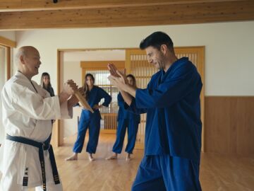 Antena 3 estrena ma&ntilde;ana mi&eacute;rcoles una nueva entrega de &lsquo;El Capit&aacute;n en Jap&oacute;n&rsquo;, l&iacute;der de la noche, con Joaqu&iacute;n y su familia llegando a Okinawa