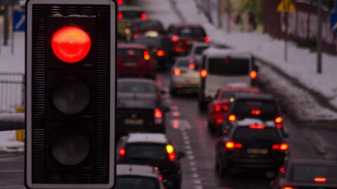 El coche compartido se presenta como la soluci&oacute;n para reducir la contaminaci&oacute;n y el colapso en los accesos a las grandes ciudades