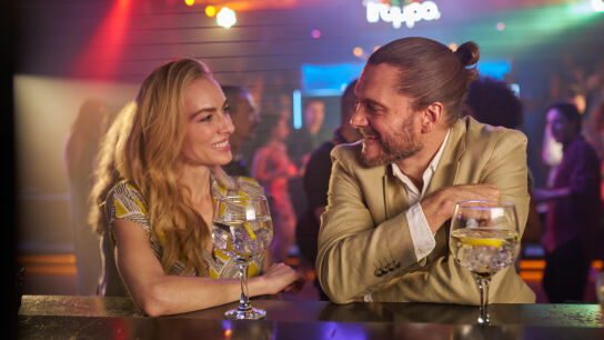 &lsquo;Tres de m&aacute;s&rsquo;, la nueva comedia familiar protagonizada por Kira Mir&oacute; y Salva Reina, presenta su tr&aacute;iler principal
