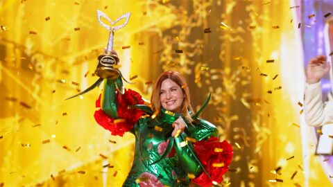 Leire Martínez (Clavel) gana ‘Mask Singer: adivina quién canta’, que arrasa con máximo y cierra la edición como líder absoluto de la noche de miércoles Leire Martínez (Clavel) gana ‘Mask Singer: adivina quién canta’, que arrasa con máximo y cierra la edición como líder absoluto de la noche de miércoles