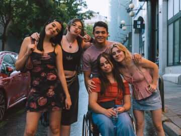 ‘Todos los colores’, la nueva película de Atresmedia Cine dirigida por Beatriz de Silva, ya está en cines ‘Todos los colores’, la nueva película de Atresmedia Cine dirigida por Beatriz de Silva, ya está en cines