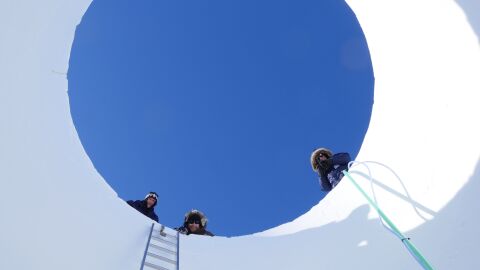 El hielo de Groenlandia revela que el ser humano lleva contaminando el planeta con mercurio desde hace 4.000 años El hielo de Groenlandia revela que el ser humano lleva contaminando el planeta con mercurio desde hace 4.000 años
