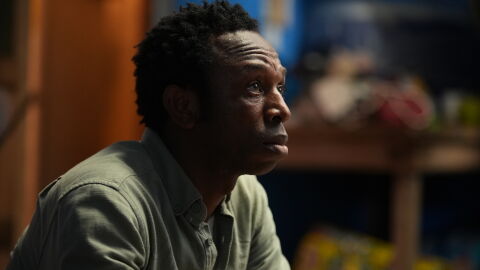 &lsquo;Viaje al pa&iacute;s de los blancos&rsquo;, la pel&iacute;cula de Atresmedia Cine basada en la historia real de Ousman Umar, ya est&aacute; en cines