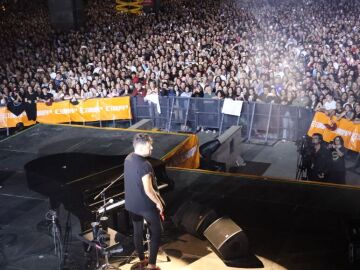 Pablo López, en un concierto de Europa FM en las fiestas del Pilar de Zaragoza. Pablo López, en un concierto de Europa FM en las fiestas del Pilar de Zaragoza.