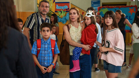 &lsquo;Tres de m&aacute;s&rsquo;, la nueva pel&iacute;cula de Mar Olid con Kira Mir&oacute; y Salva Reina, ya est&aacute; en cines