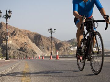 La reforma del Reglamento de Circulación exigirá reducir 20 km/h la velocidad al adelantar a ciclistas La reforma del Reglamento de Circulación exigirá reducir 20 km/h la velocidad al adelantar a ciclistas