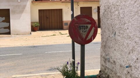 Señal de STOP deteriorada Señal de STOP deteriorada
