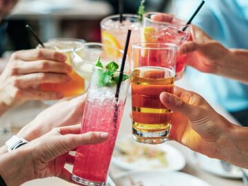 El alcohol en verano: m&aacute;s consumo, m&aacute;s riesgos y menos percepci&oacute;n del peligro