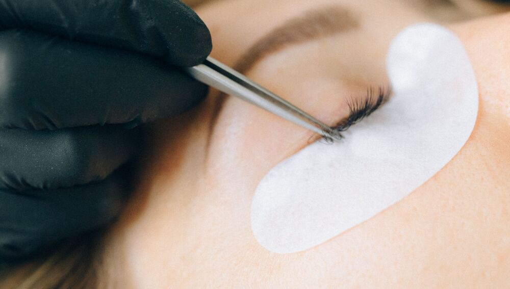 El inesperado efecto de las extensiones de pestañas: un estudio detecta ácaros El inesperado efecto de las extensiones de pestañas: un estudio detecta ácaros