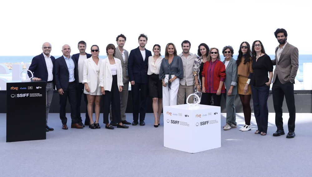 Atresmedia presenta ‘Sira’ en el Festival Internacional de Cine de San Sebastián, la aclamada continuación de ‘El tiempo entre costuras’ Atresmedia presenta ‘Sira’ en el Festival Internacional de Cine de San Sebastián, la aclamada continuación de ‘El tiempo entre costuras’