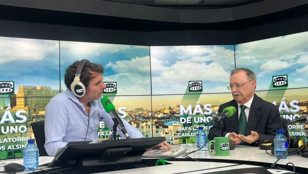 Juan Jesús Vivas durante la entrevista con Rafa Latorre en Más de uno Juan Jesús Vivas durante la entrevista con Rafa Latorre en Más de uno