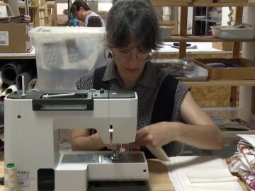 Cecilia, la artesana que convierte la naturaleza en peque&ntilde;as piezas con historia