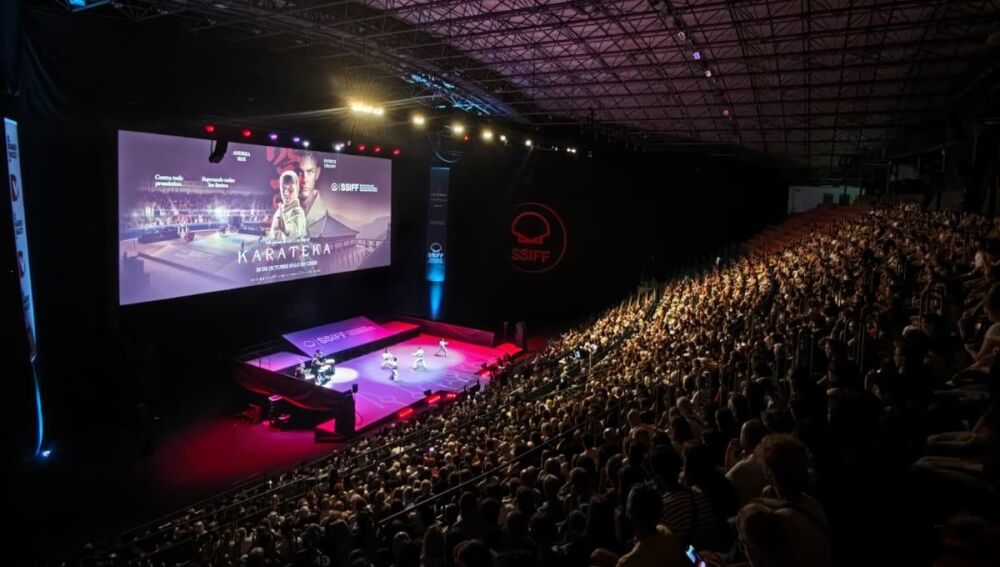 Nuevas imágenes de ‘Karateka’, la nueva película de Atresmedia Cine, que se estrenó ante más de dos mil espectadores en el Velódromo de San Sebastián Nuevas imágenes de ‘Karateka’, la nueva película de Atresmedia Cine, que se estrenó ante más de dos mil espectadores en el Velódromo de San Sebastián