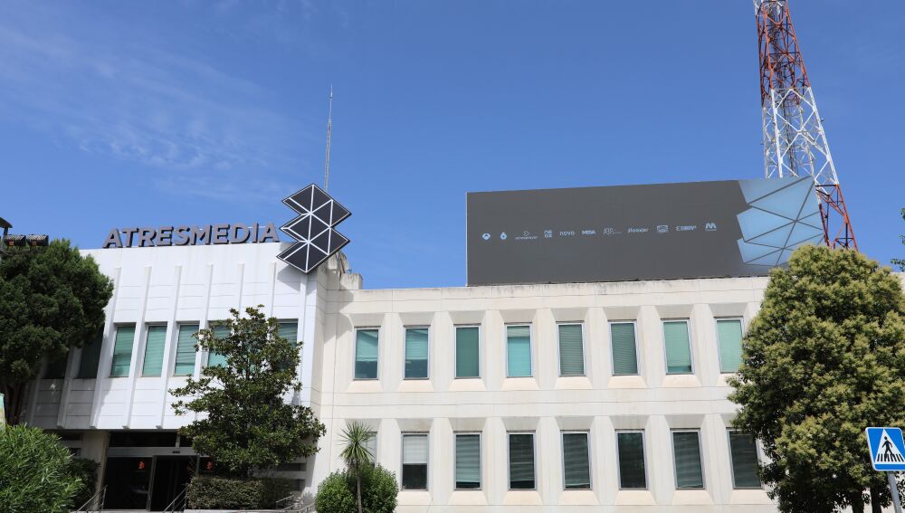 Antena 3, imbatible, arrasa en el inicio de temporada: TV líder, crece y aumenta la distancia sobre sus competidores Antena 3, imbatible, arrasa en el inicio de temporada: TV líder, crece y aumenta la distancia sobre sus competidores
