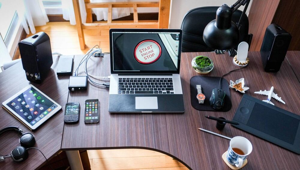 Casi tres de cada diez europeos guardan en casa aparatos electrónicos viejos en lugar de reciclarlos Casi tres de cada diez europeos guardan en casa aparatos electrónicos viejos en lugar de reciclarlos