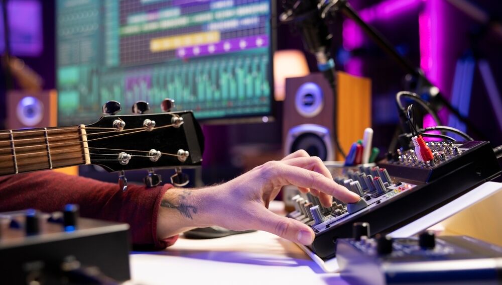 La guerra abierta por el futuro de la m&uacute;sica: IA frente a artistas