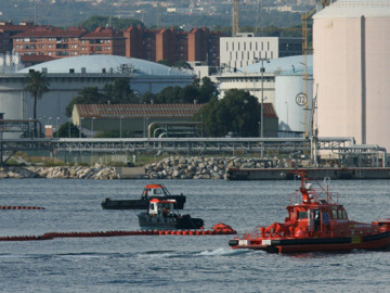 Mancha de fuel en Tarragona