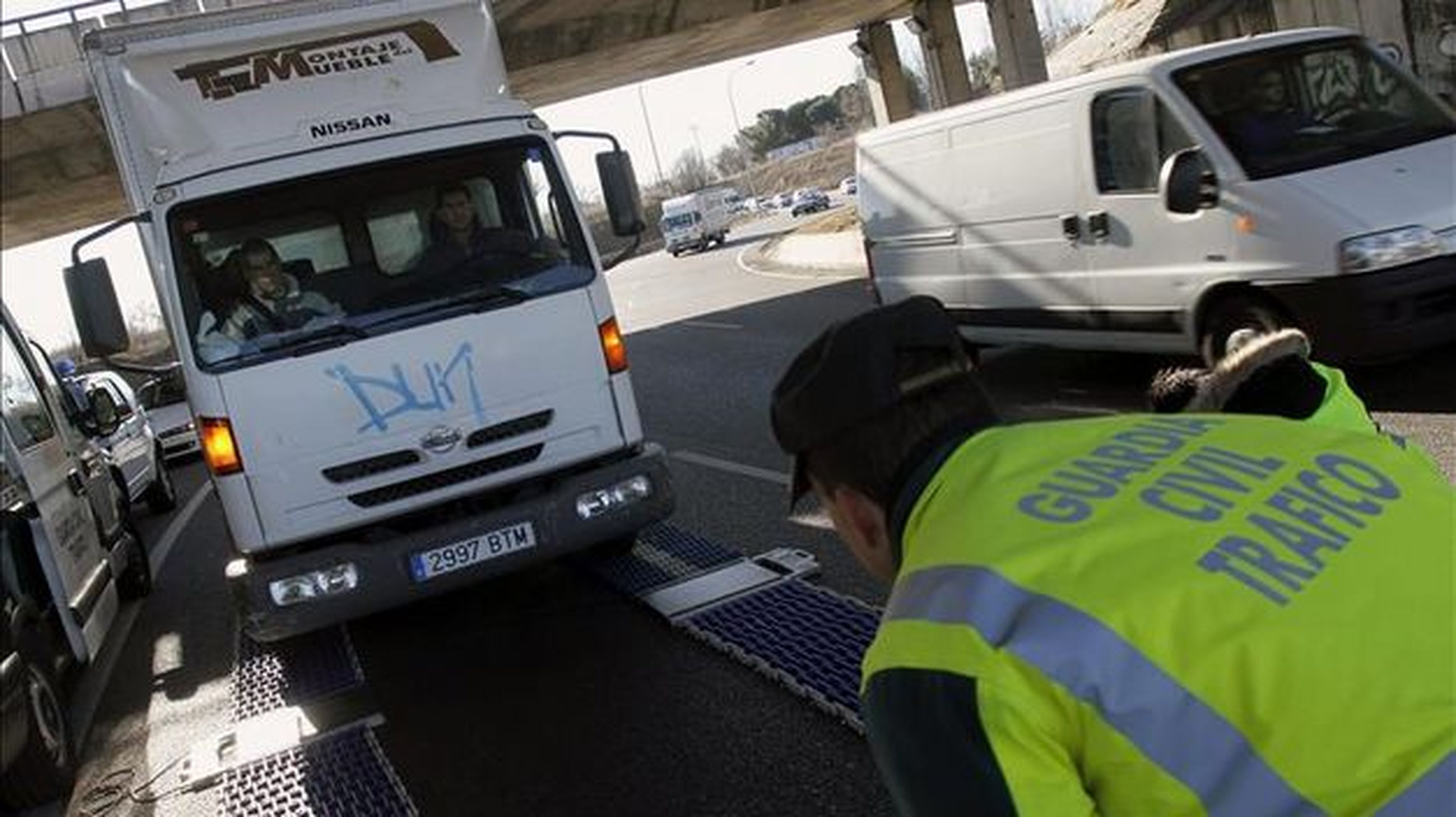 La DGT pone en marcha una campaña de vigilancia de camiones y ...