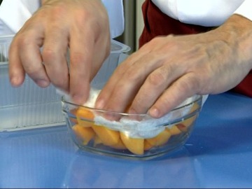 Un truco para evitar que la fruta se oxide en el tupper