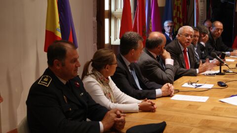 Policías locales y autoescuelas, juntos por la educación vial