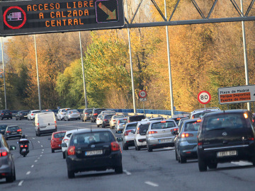 Tráfico en una carretera de entrada a Madrid