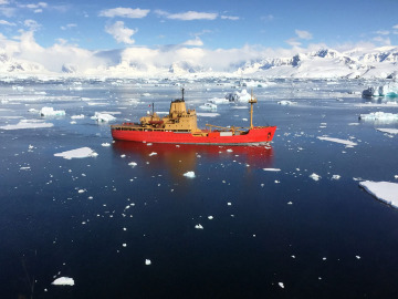 Finaliza campaña antártica de la armada de Chile (02-04-2015) 