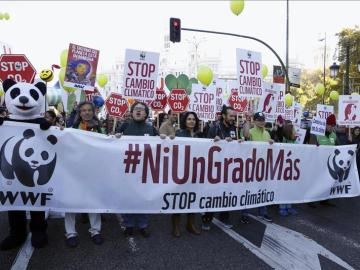 Participantes en la Marcha Mundial por el Clima