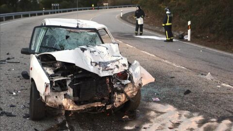 Un turismo tras uno de los accidentes de este fin de semana