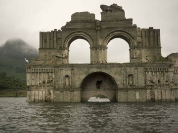 Un templo del siglo XVI resurge de las aguas debido a la sequía en México