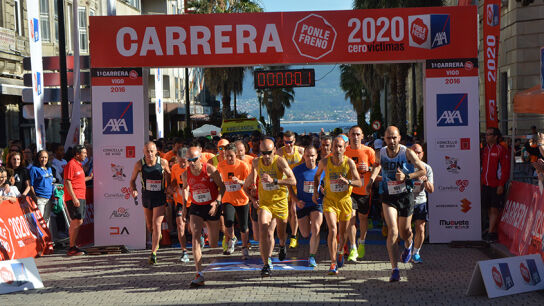 Pistoletazo de salida de la I Carrera Ponle Freno en Vigo Pistoletazo de salida de la I Carrera Ponle Freno en Vigo