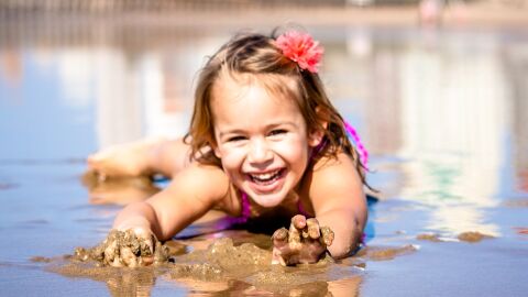 Ideas divertidas para jugar con los niños en la playa Ideas divertidas para jugar con los niños en la playa