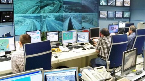 Trabajadores en la Dirección General de Tráfico