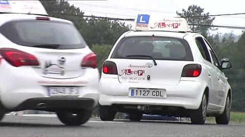 La huelga de examinadores puede afectar a más de mil pruebas de conducir. La huelga de examinadores de tráfico causa pérdidas en las autoescuelas de hasta 20 millones de euros