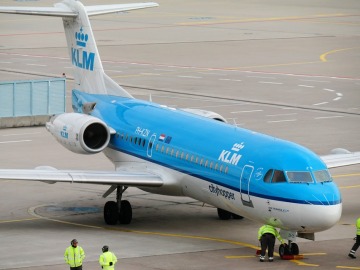 KLM realiza el primer vuelo de Ámsteram a Madrid con combustible sostenible