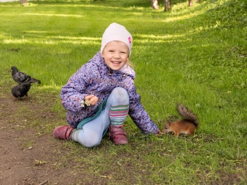 Niña en un parque