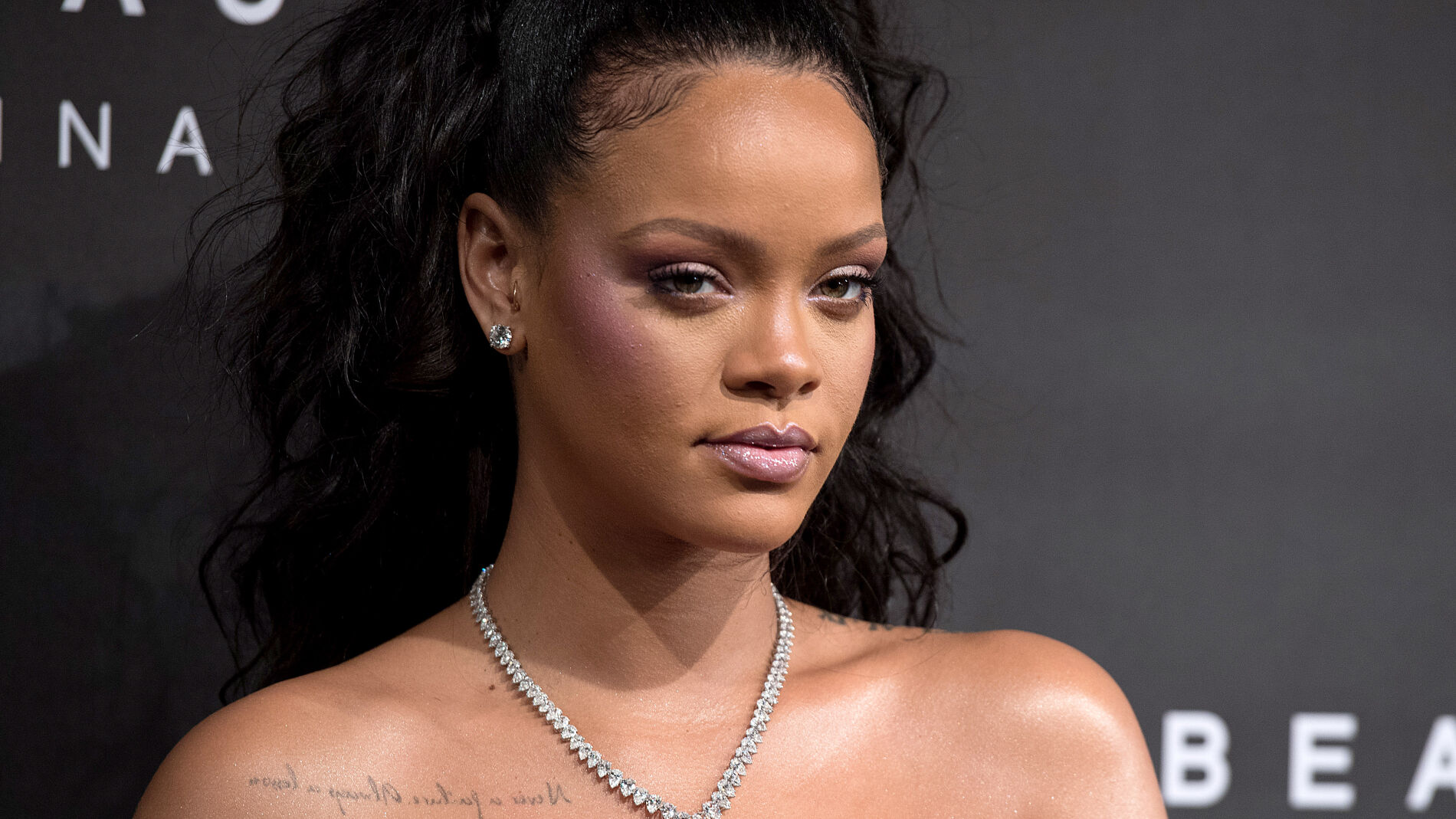 Rihanna presenta su línea de maquillaje, Fenty Beauty, en Londres
