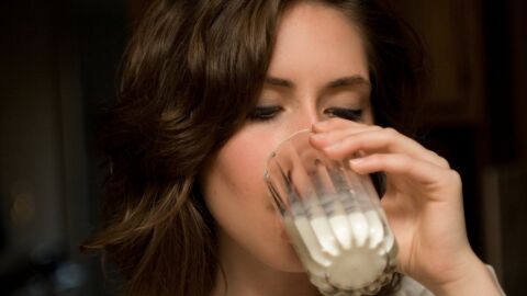 Ahora resulta que lo de beber leche para aprovechar el calcio tampoco es la panacea. Un mito que se derrumba.